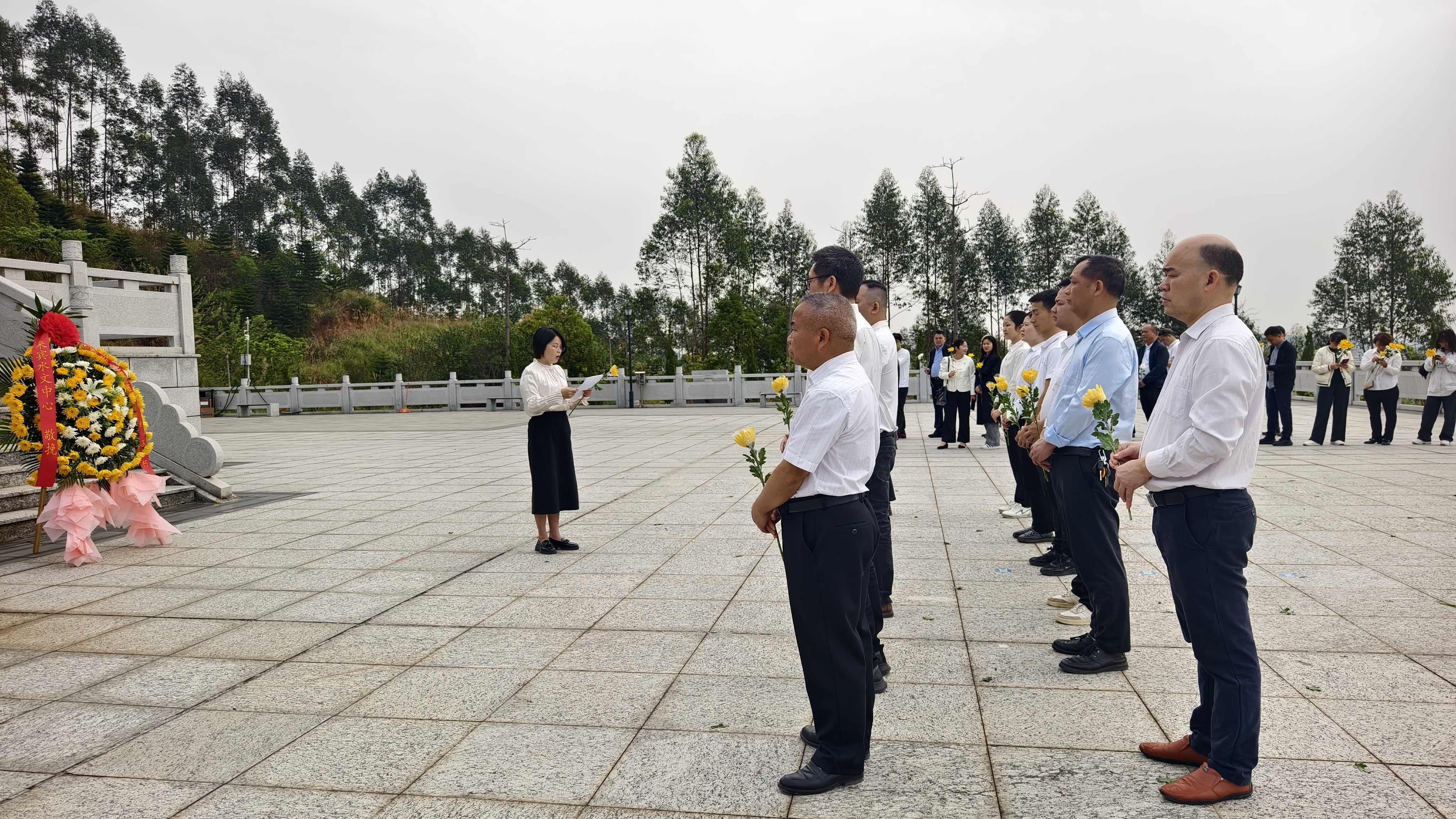 1缅怀烈士英勇事迹.jpg